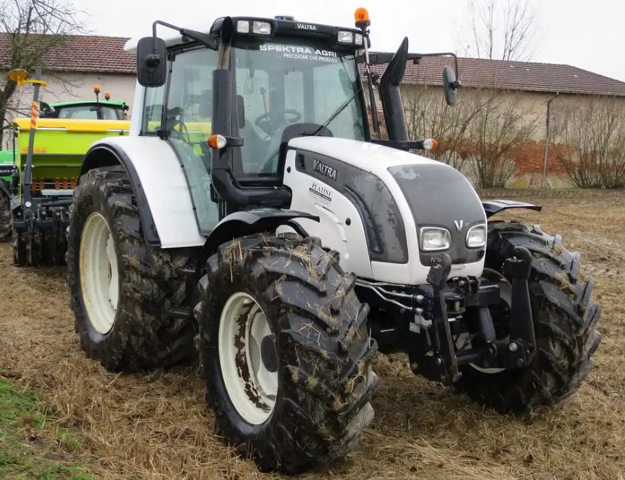 Ciągnik rolniczy Arbos 3075 w firmie Korbanek